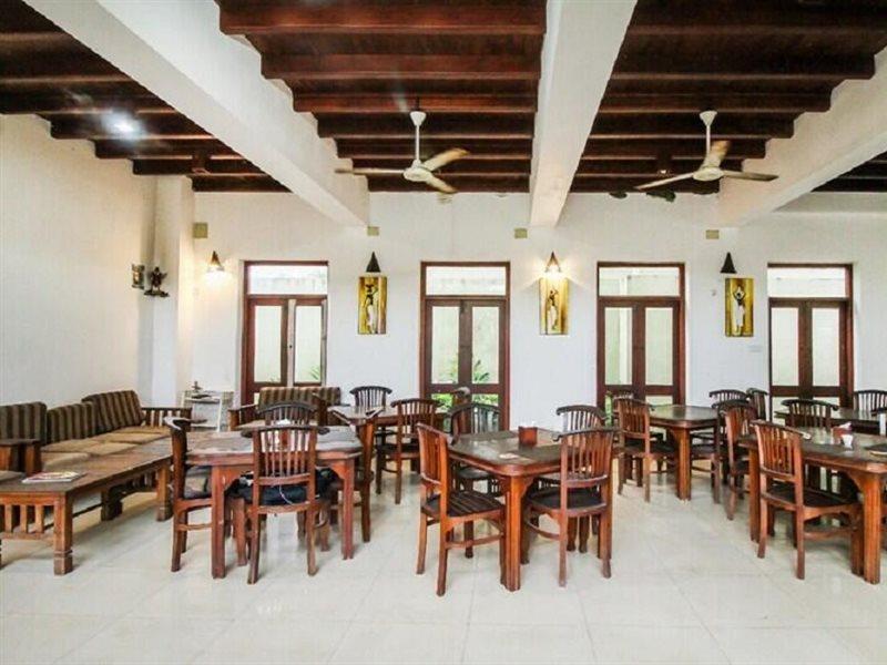 Ceylonica Beach Hotel Negombo Eksteriør billede