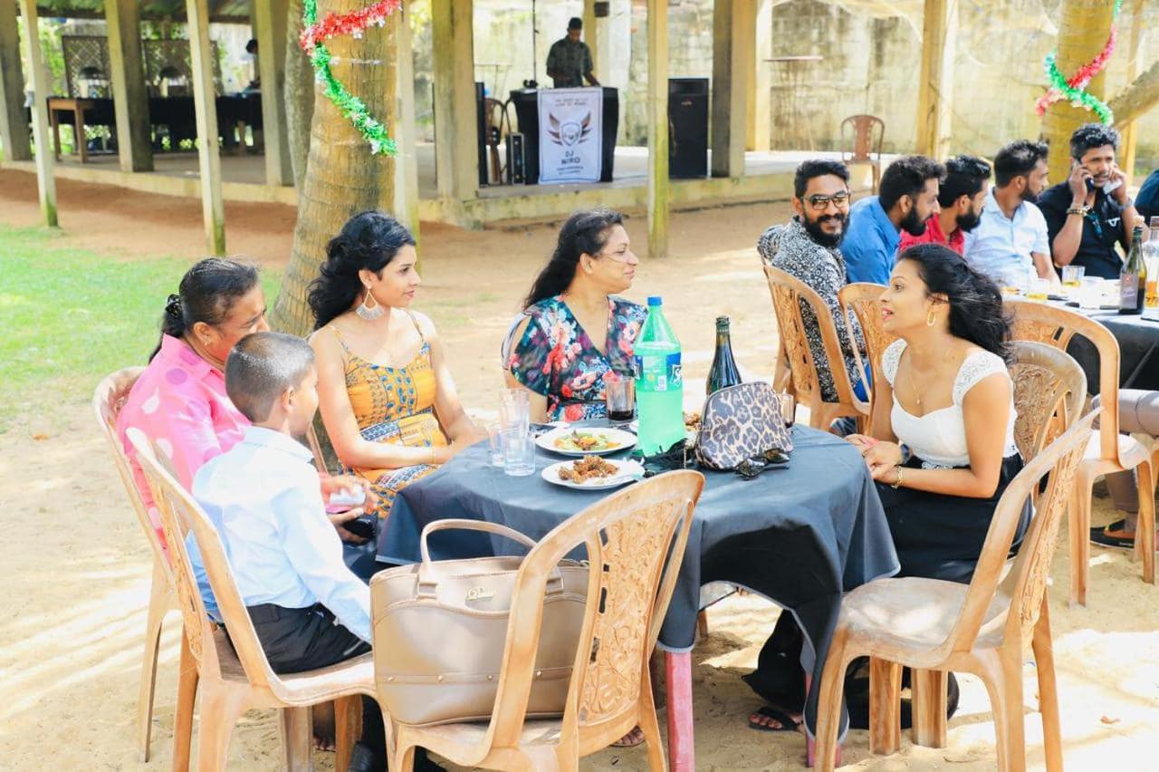 Ceylonica Beach Hotel Negombo Eksteriør billede